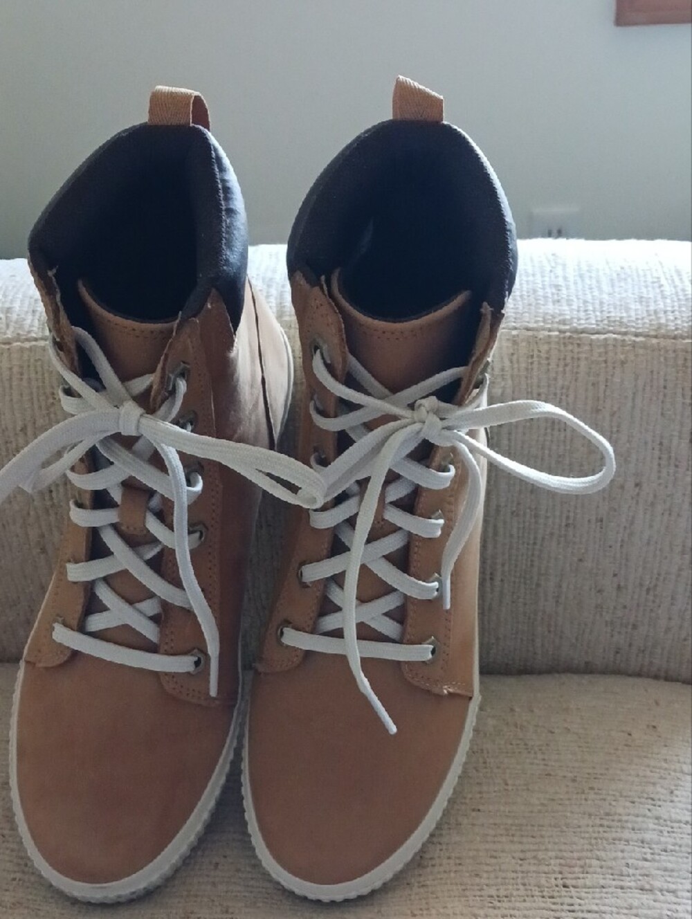 Timberland Women's Tan High-Top Leather Boots - Picture 5 of 6
